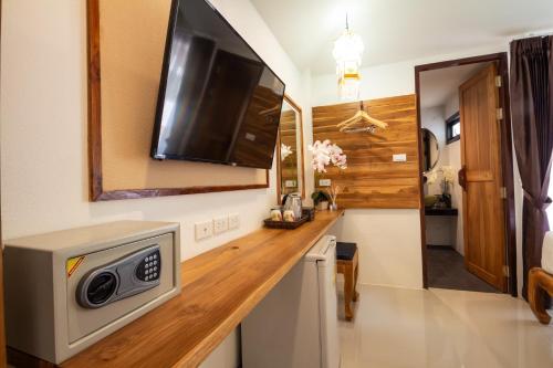 anumat premium budget hotel