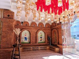 anumat premium budget hotel