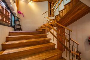 anumat premium budget hotel