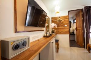 anumat premium budget hotel