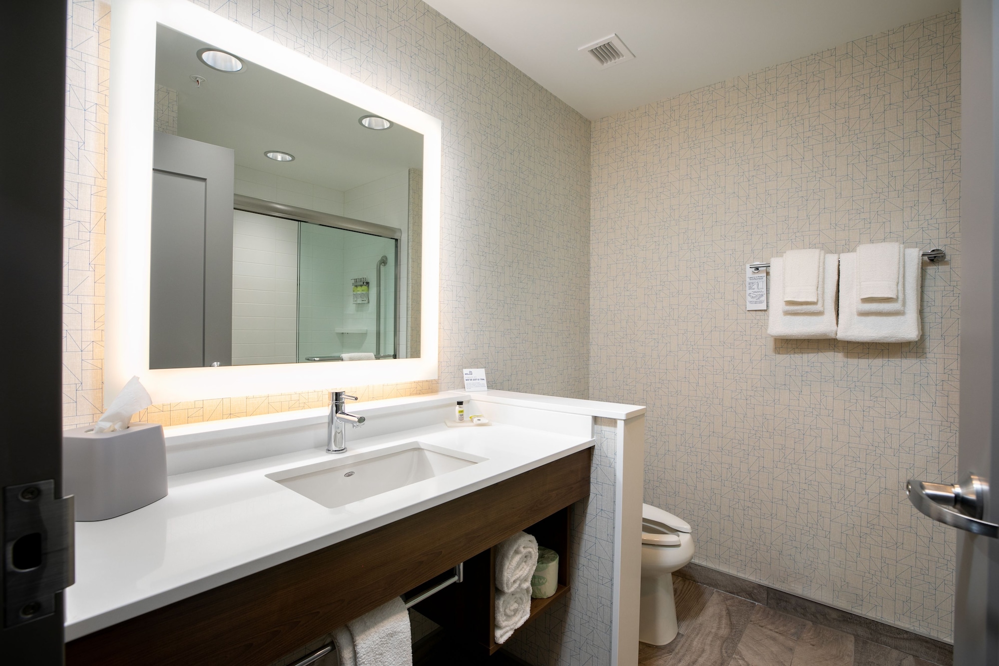 holiday inn express lethbridge southeast an ihg hotel