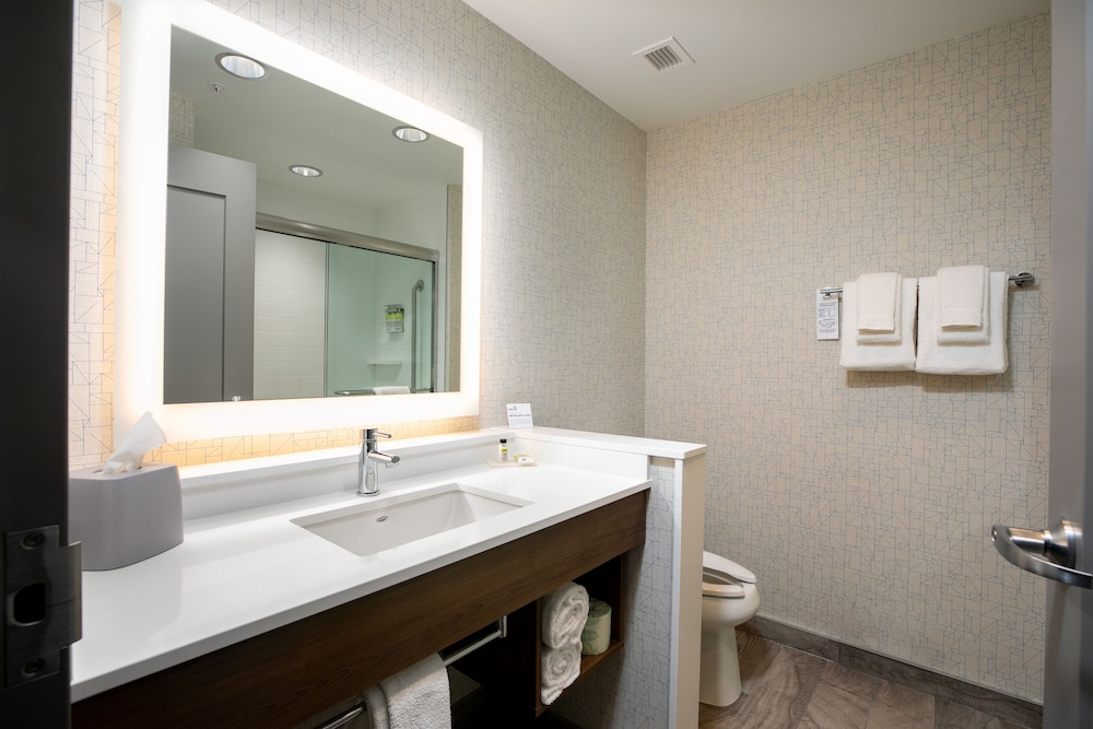 holiday inn express lethbridge southeast an ihg hotel