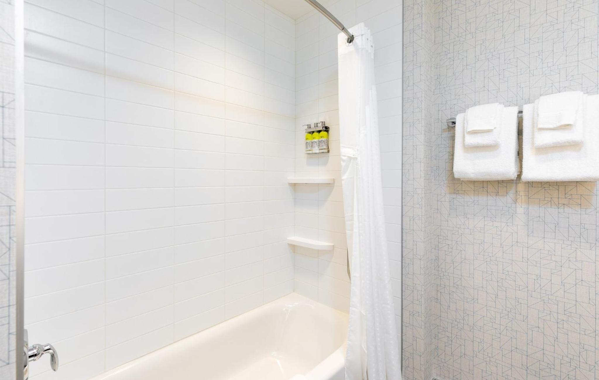 holiday inn express lethbridge southeast an ihg hotel