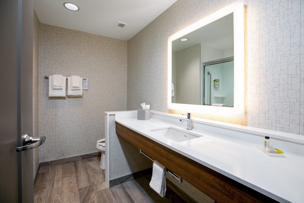 holiday inn express lethbridge southeast an ihg hotel