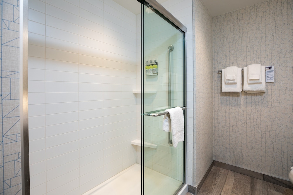 holiday inn express lethbridge southeast an ihg hotel