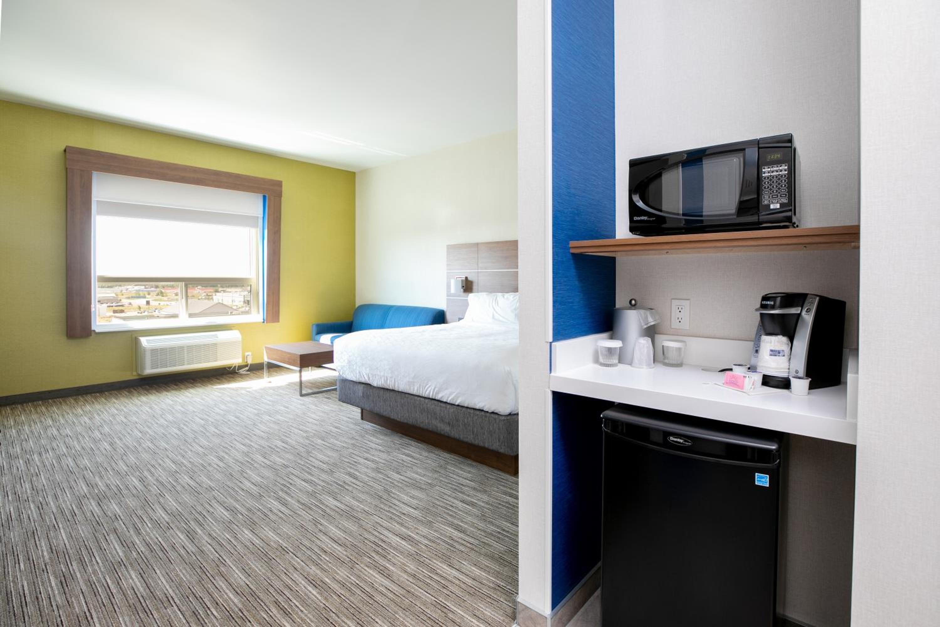 holiday inn express lethbridge southeast an ihg hotel