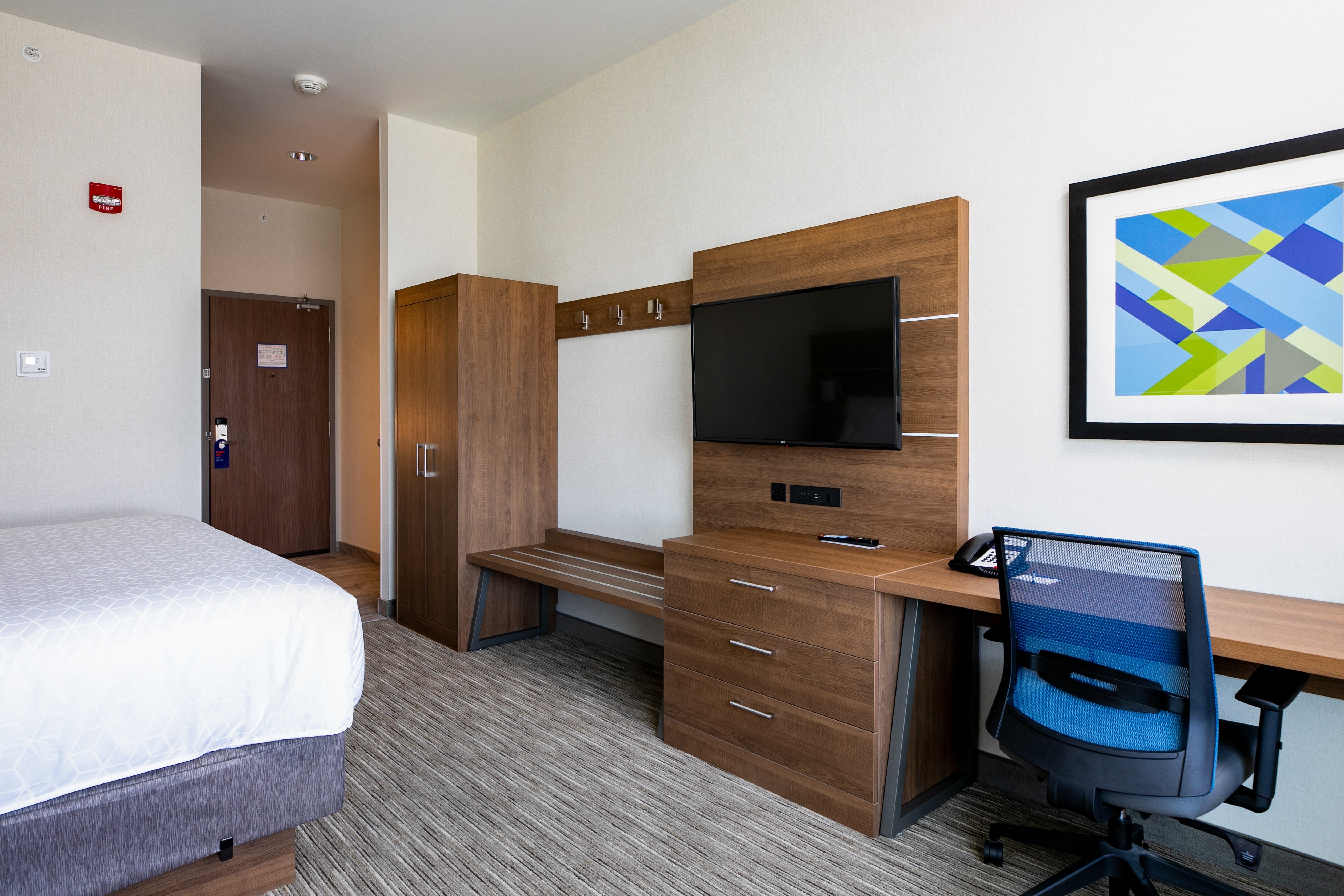 holiday inn express lethbridge southeast an ihg hotel