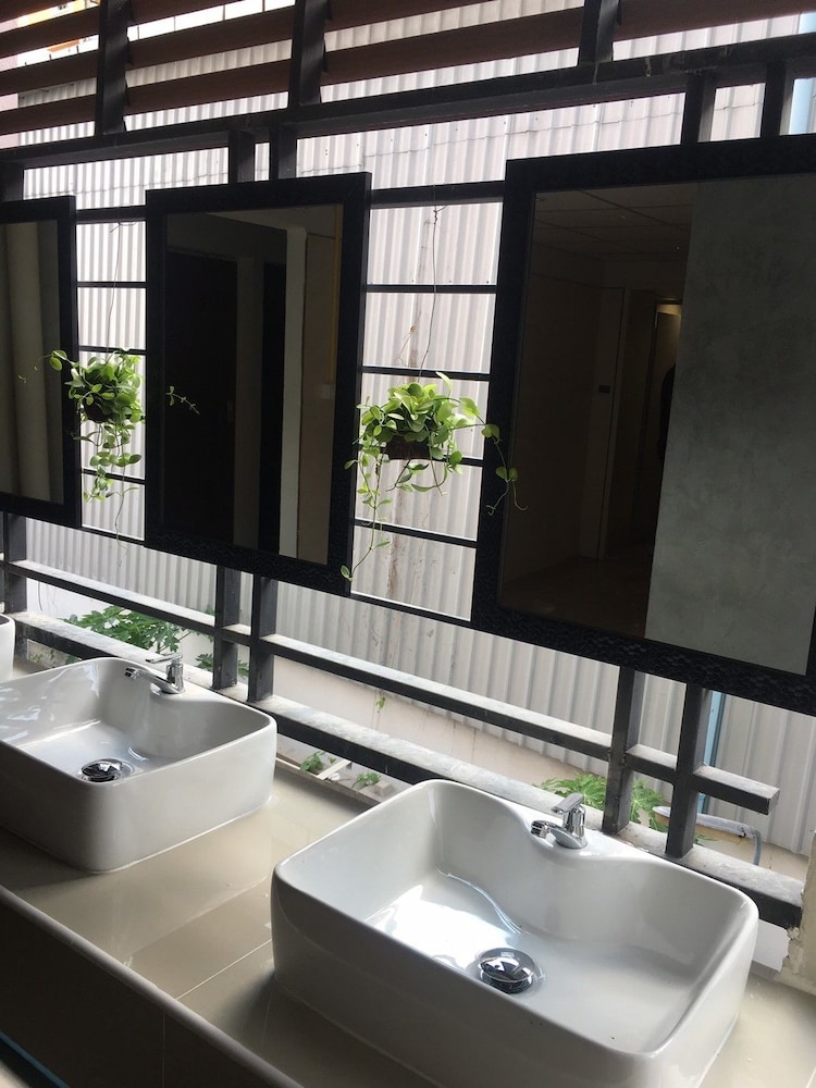 best bed suvarnabhumi hostel