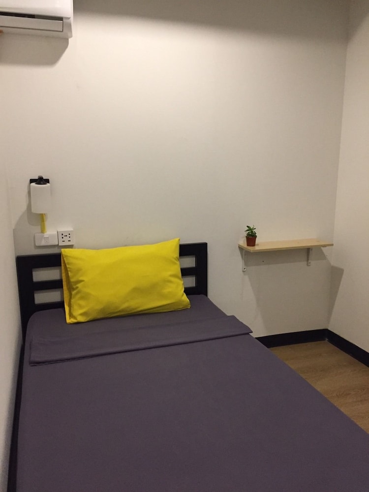 best bed suvarnabhumi hostel