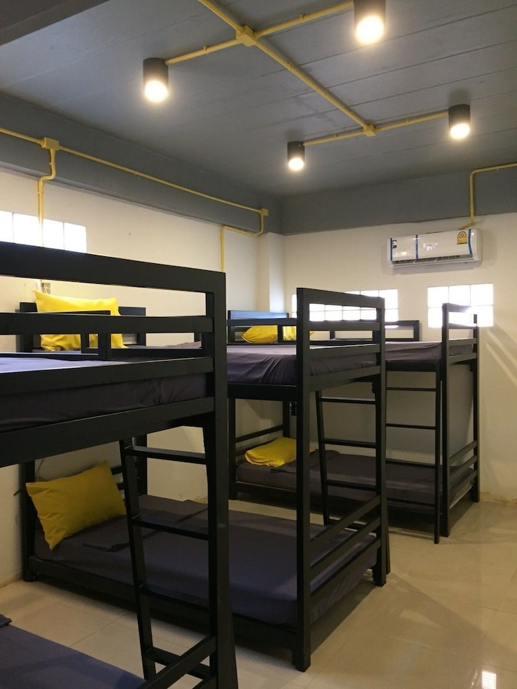best bed suvarnabhumi hostel