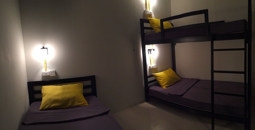 best bed suvarnabhumi hostel