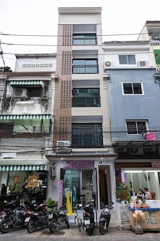 minimal house patong adults only