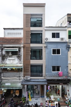 minimal house patong adults only