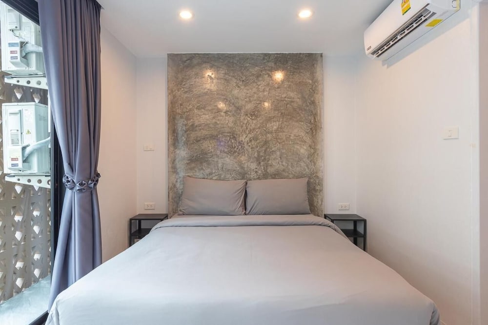 minimal house patong adults only