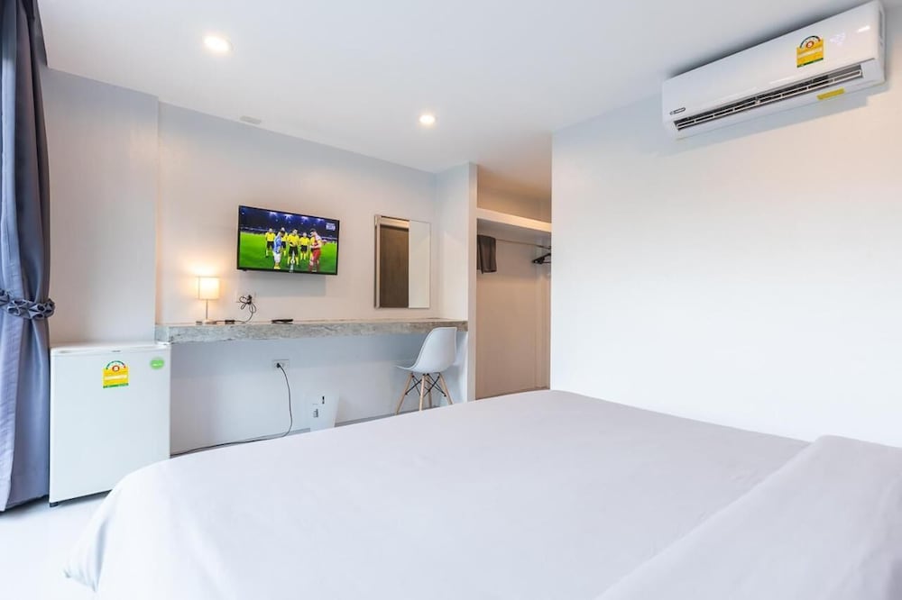 minimal house patong adults only