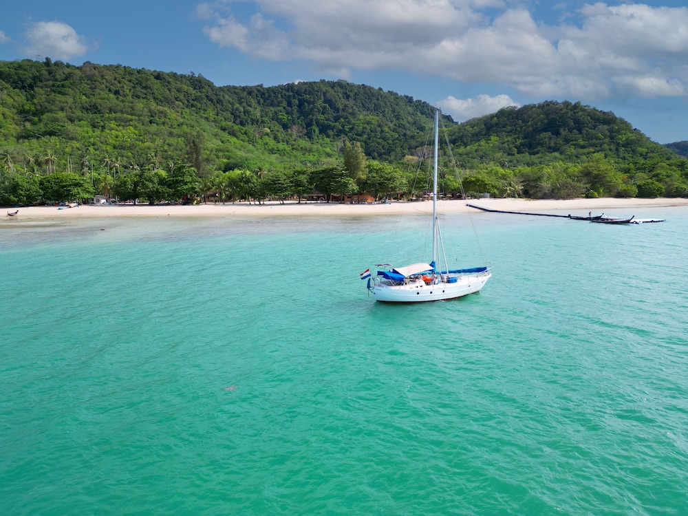 cruiser island resort