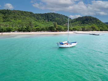 cruiser island resort