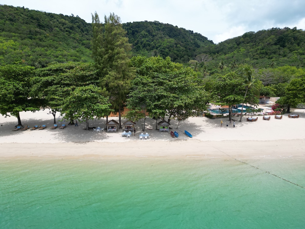 cruiser island resort
