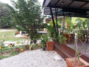 queueandbright resort