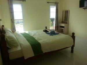 queueandbright resort