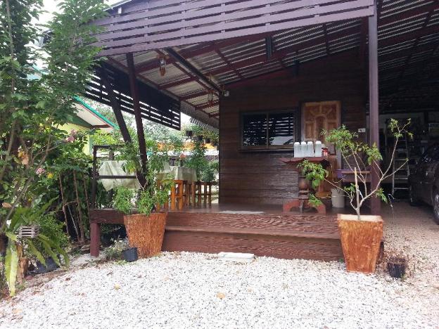 queueandbright resort
