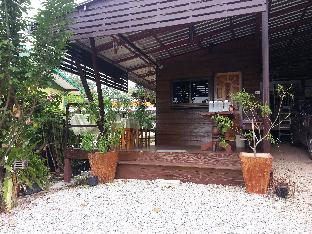 queueandbright resort