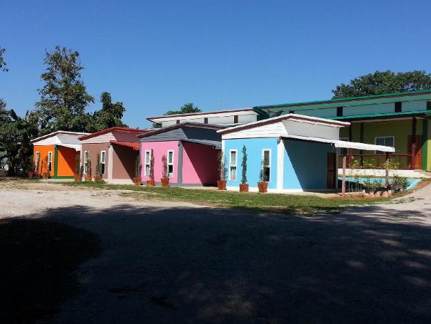 queueandbright resort