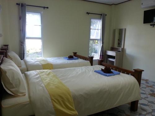 queueandbright resort