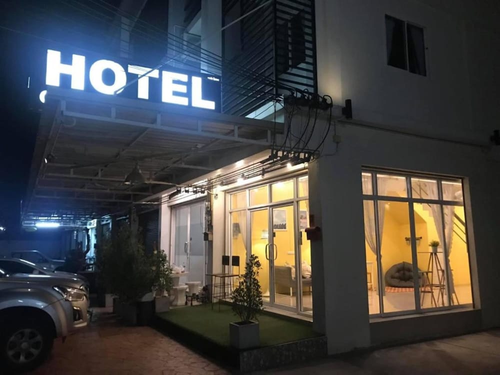 day ii hotel