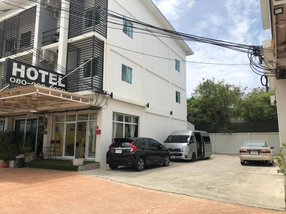 day ii hotel