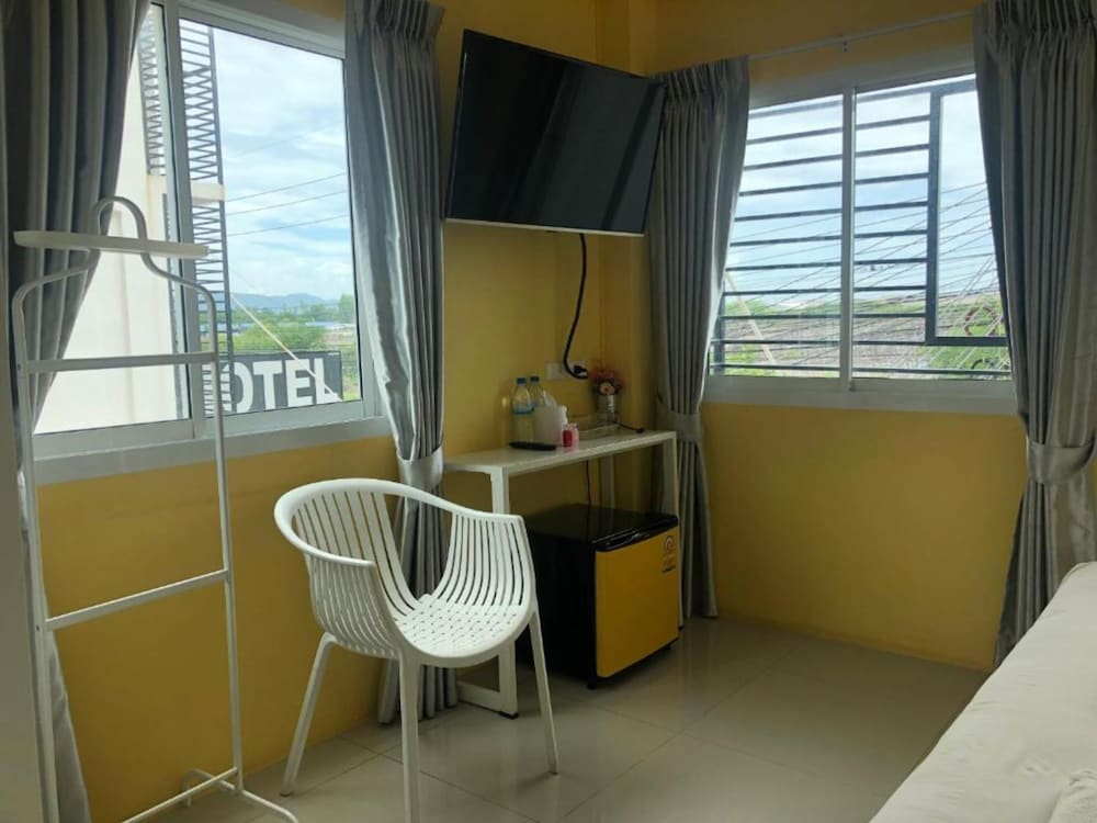 day ii hotel