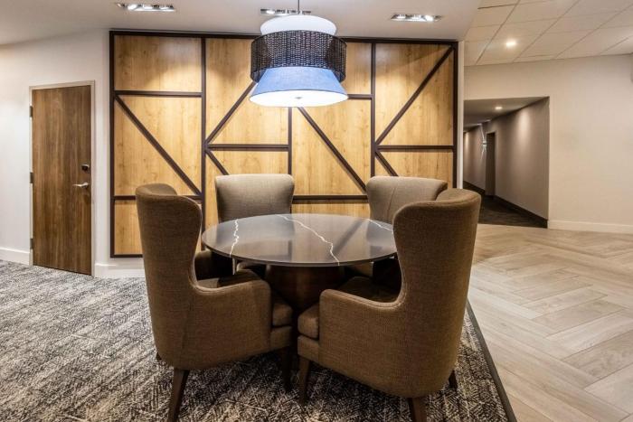 holiday inn express and suites halifax dartmouth