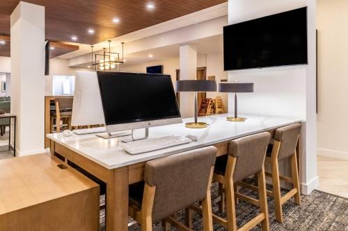 holiday inn express and suites halifax dartmouth