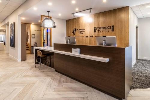 holiday inn express and suites halifax dartmouth