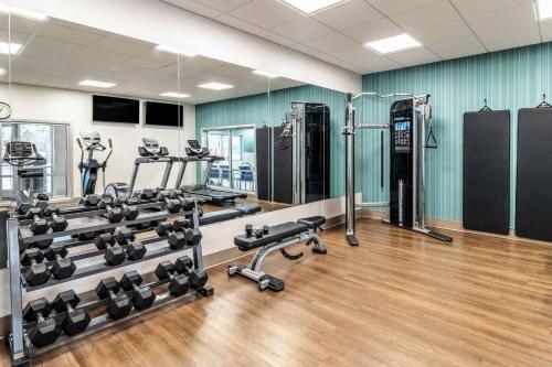 holiday inn express and suites halifax dartmouth