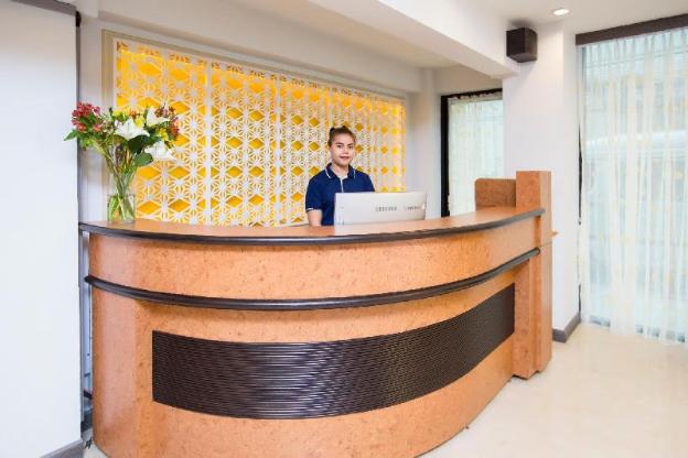 v one pride sukhumvit 22 bangkok