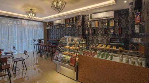 v one pride sukhumvit 22 bangkok