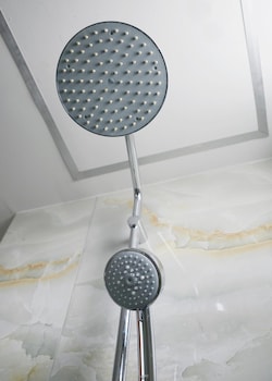 v one pride sukhumvit 22 bangkok