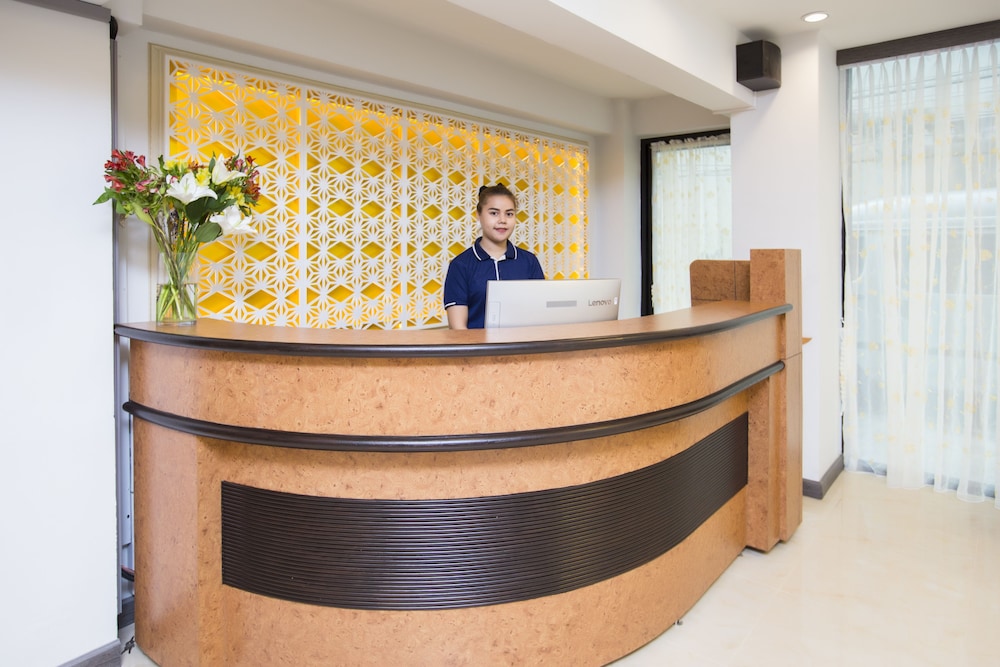 v one pride sukhumvit 22 bangkok