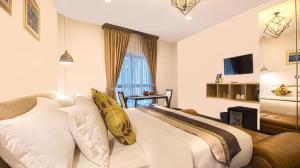 v one pride sukhumvit 22 bangkok