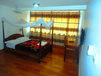 entebbe flight motel