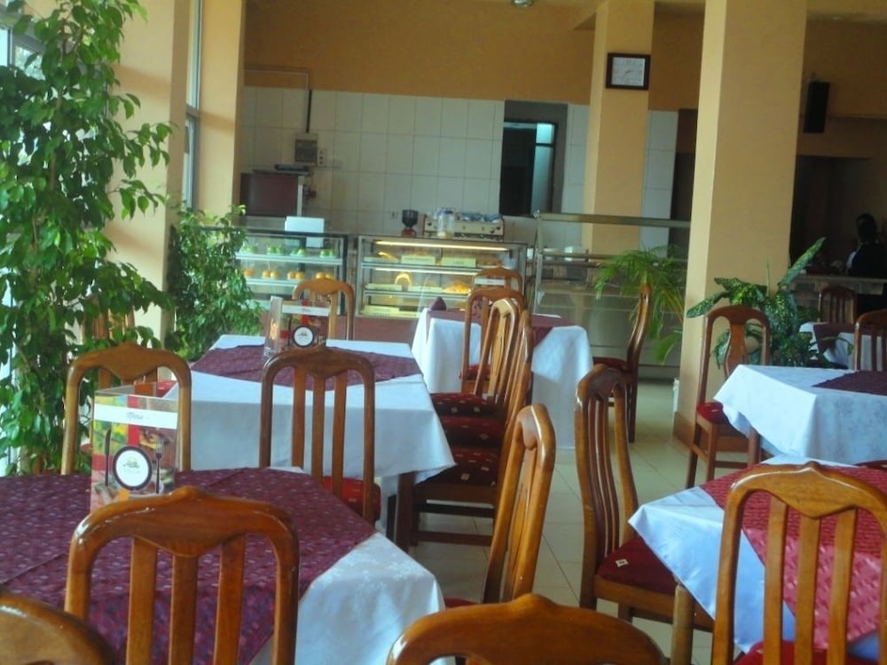 entebbe flight motel