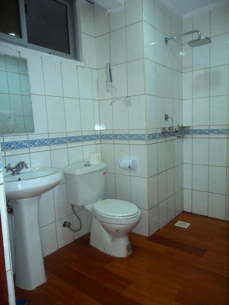 entebbe flight motel