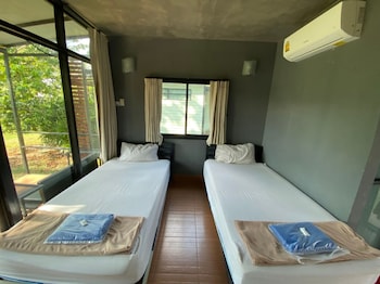baan rim nam resort