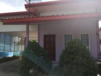 Thanawan Resort,In Wichian Buri,3 star