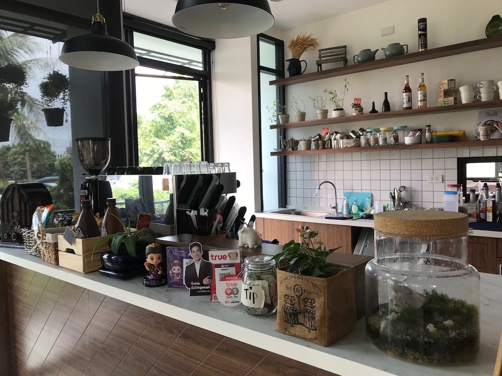 baan mae suvarnabhumi airport