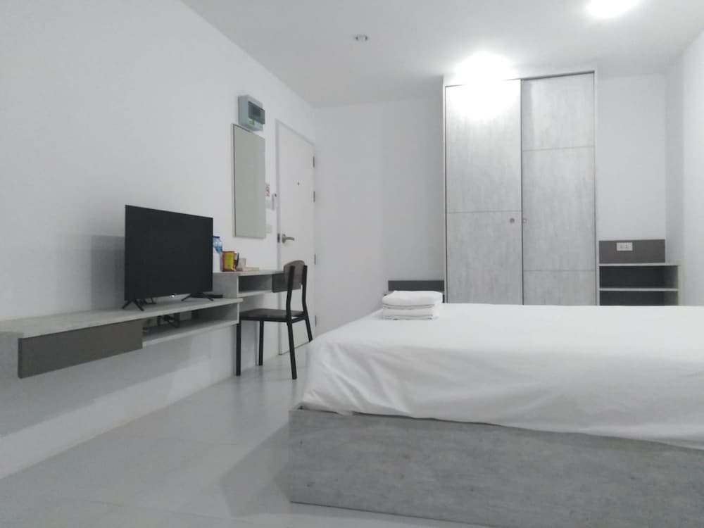 baan mae suvarnabhumi airport