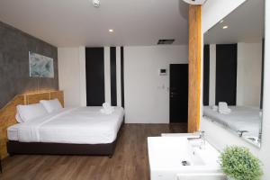 the arbern hostel x bistro