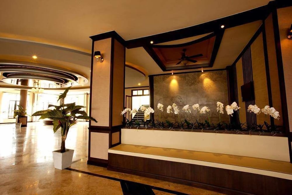 j and y lodge hotel