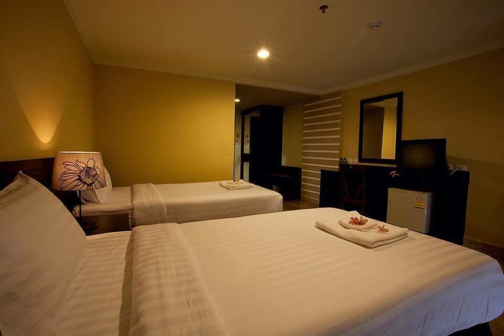 j and y lodge hotel